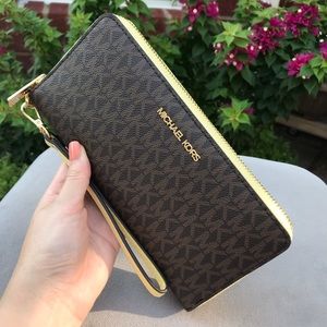 Nwt! Michael Kors Wallet